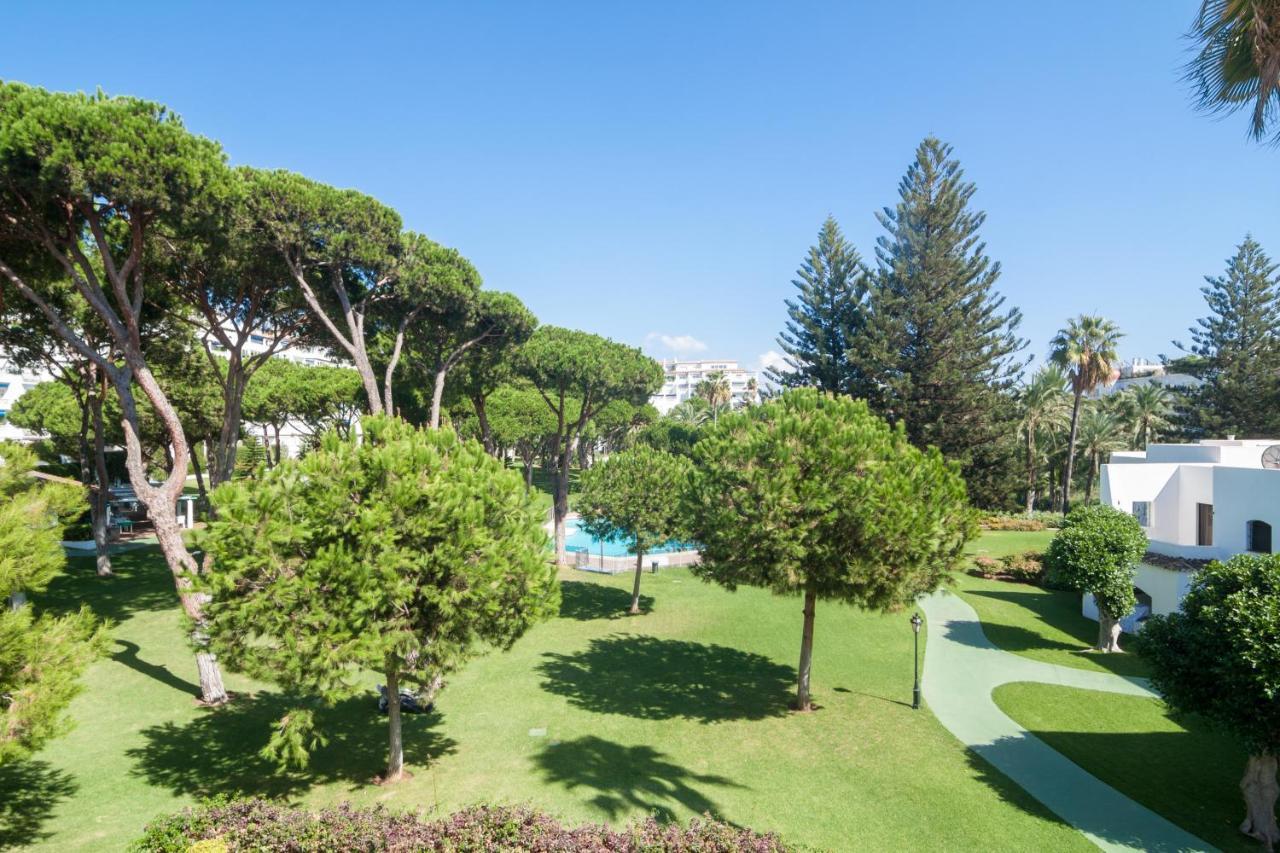 Lujoso Apartamento De 2 Dormitorios En Banus Marbella Bagian luar foto