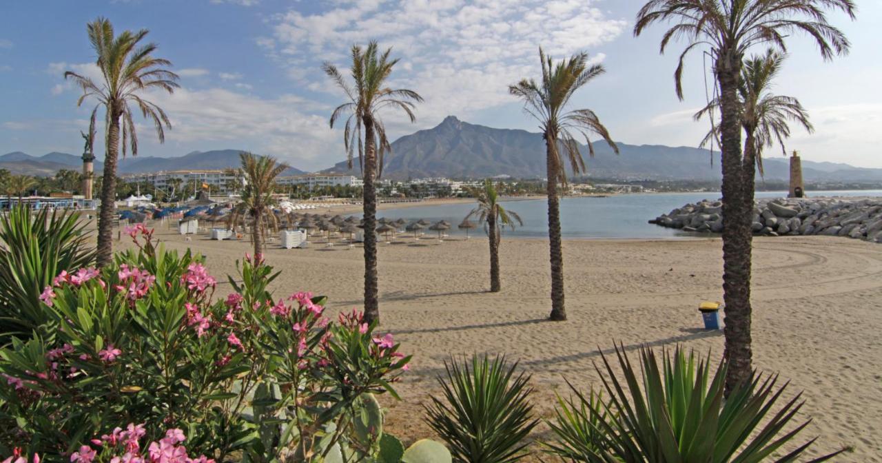 Lujoso Apartamento De 2 Dormitorios En Banus Marbella Bagian luar foto