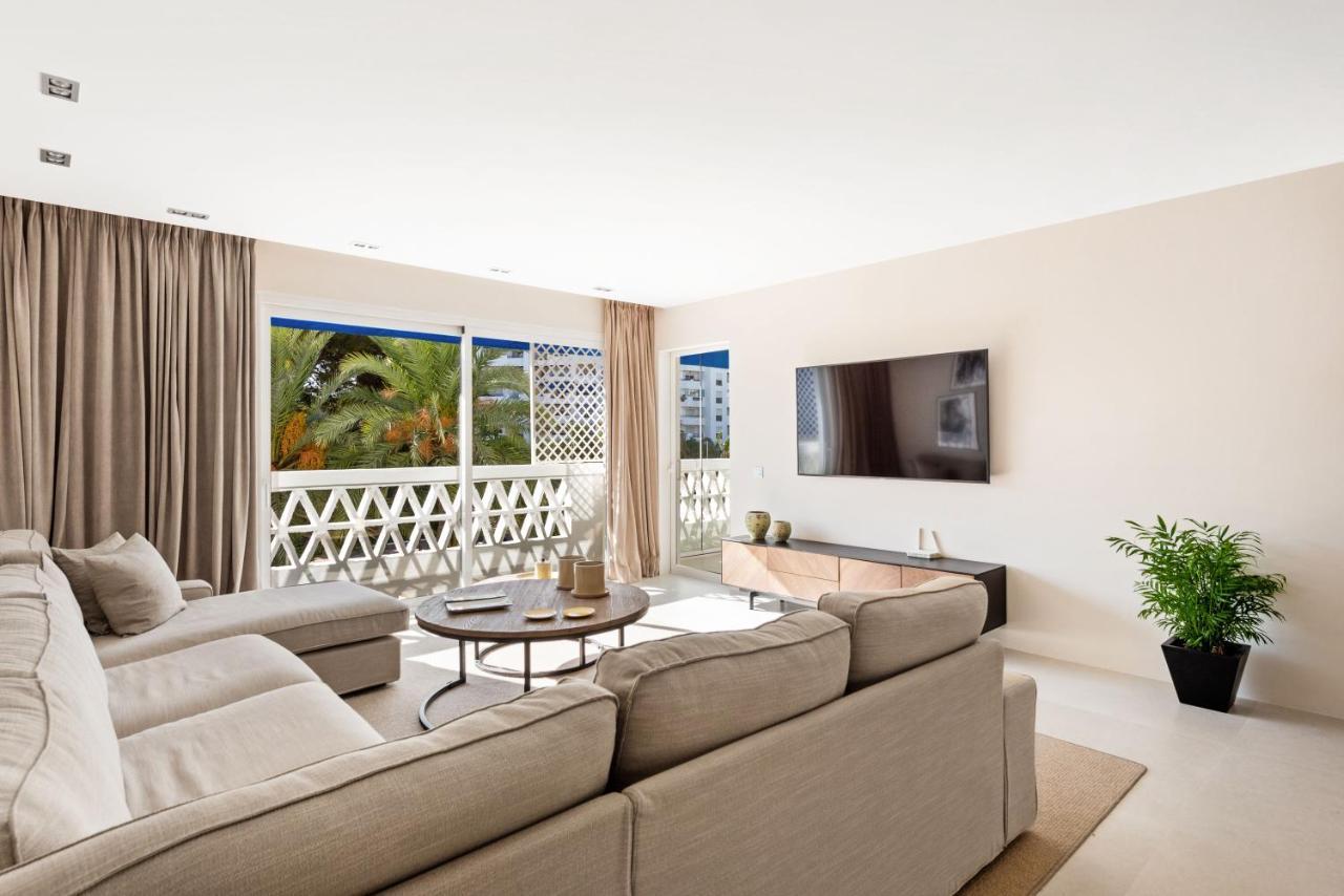 Lujoso Apartamento De 2 Dormitorios En Banus Marbella Bagian luar foto