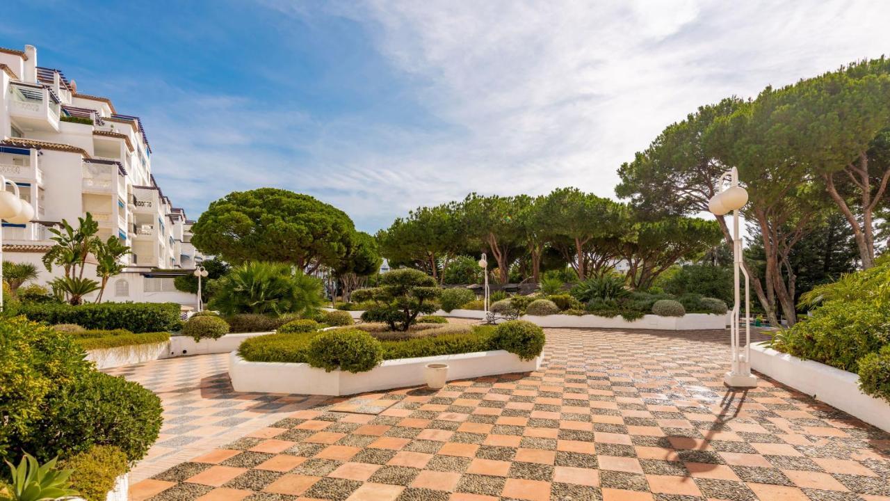 Lujoso Apartamento De 2 Dormitorios En Banus Marbella Bagian luar foto